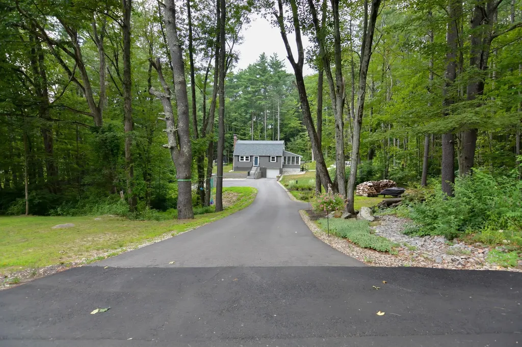 12 Deerwood Drive Amherst NH 03031