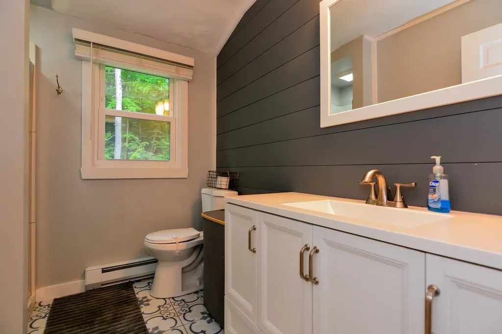 12 Deerwood Drive Amherst NH 03031