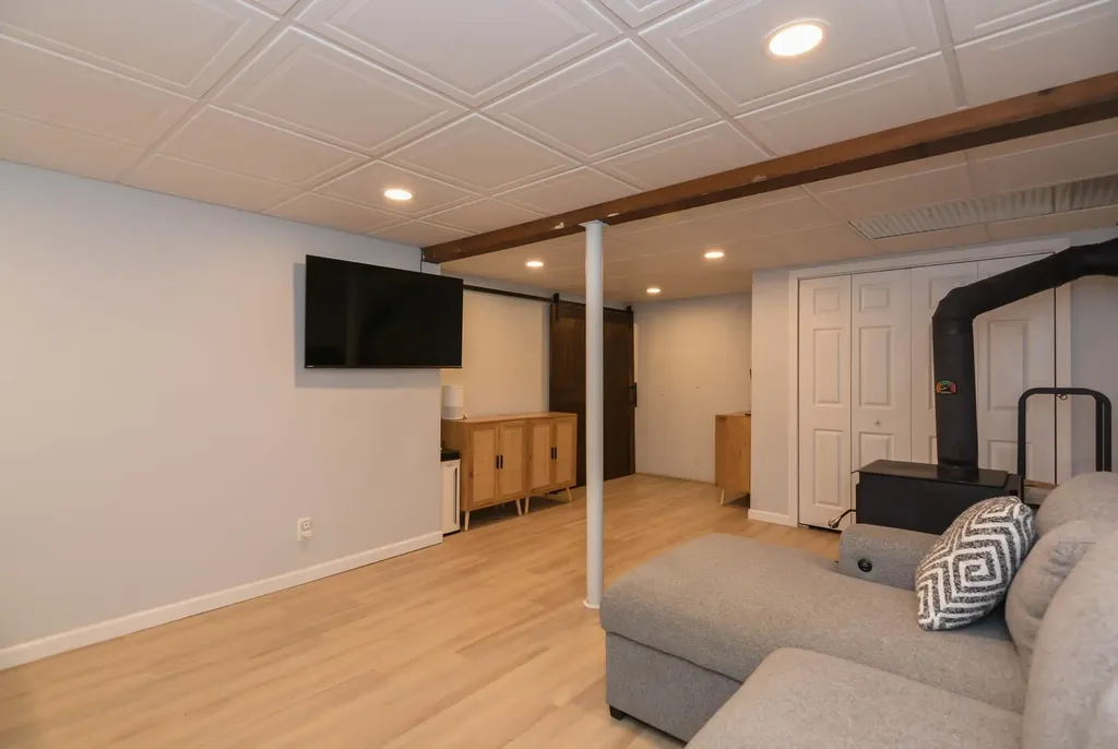 12 Deerwood Drive Amherst NH 03031