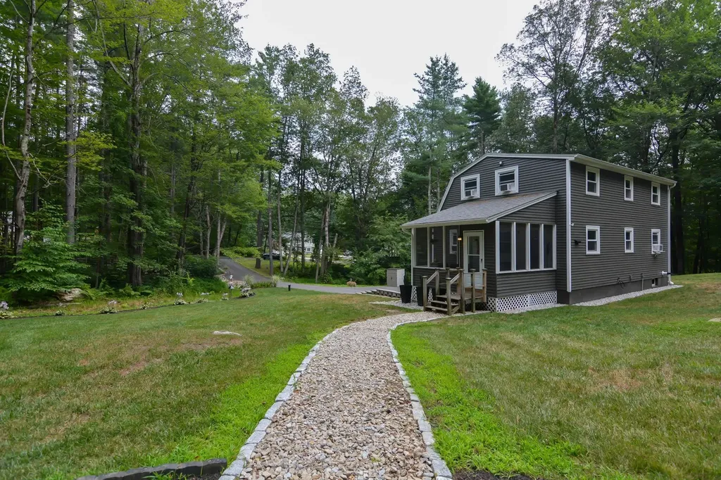 12 Deerwood Drive Amherst NH 03031