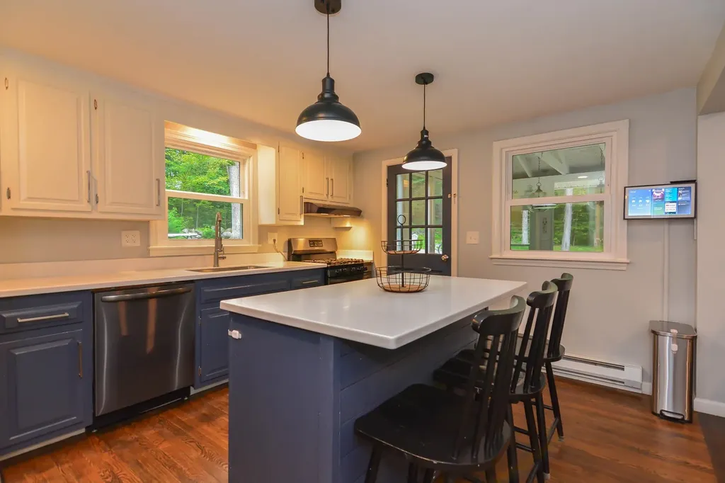 12 Deerwood Drive Amherst NH 03031