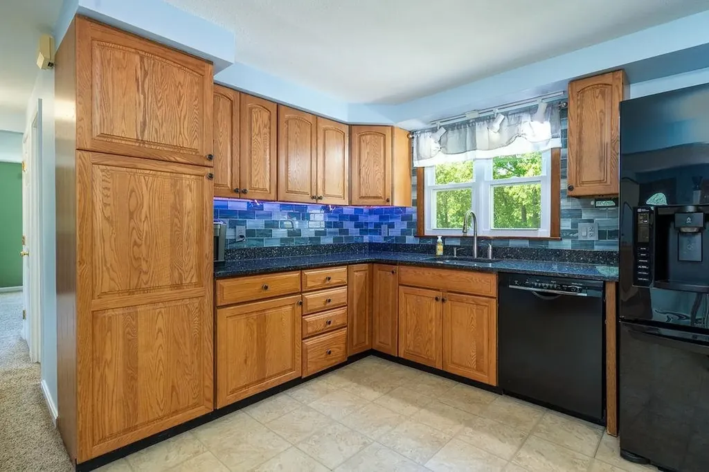 4 Summit Drive Hooksett NH 03106