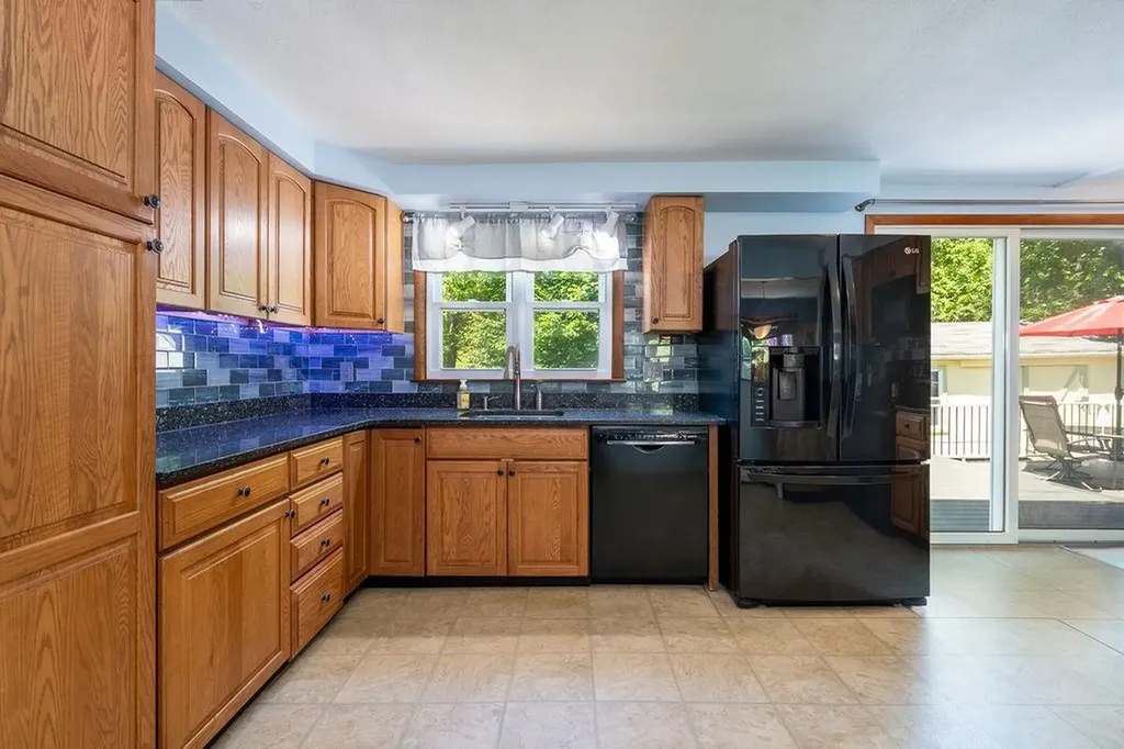 4 Summit Drive Hooksett NH 03106