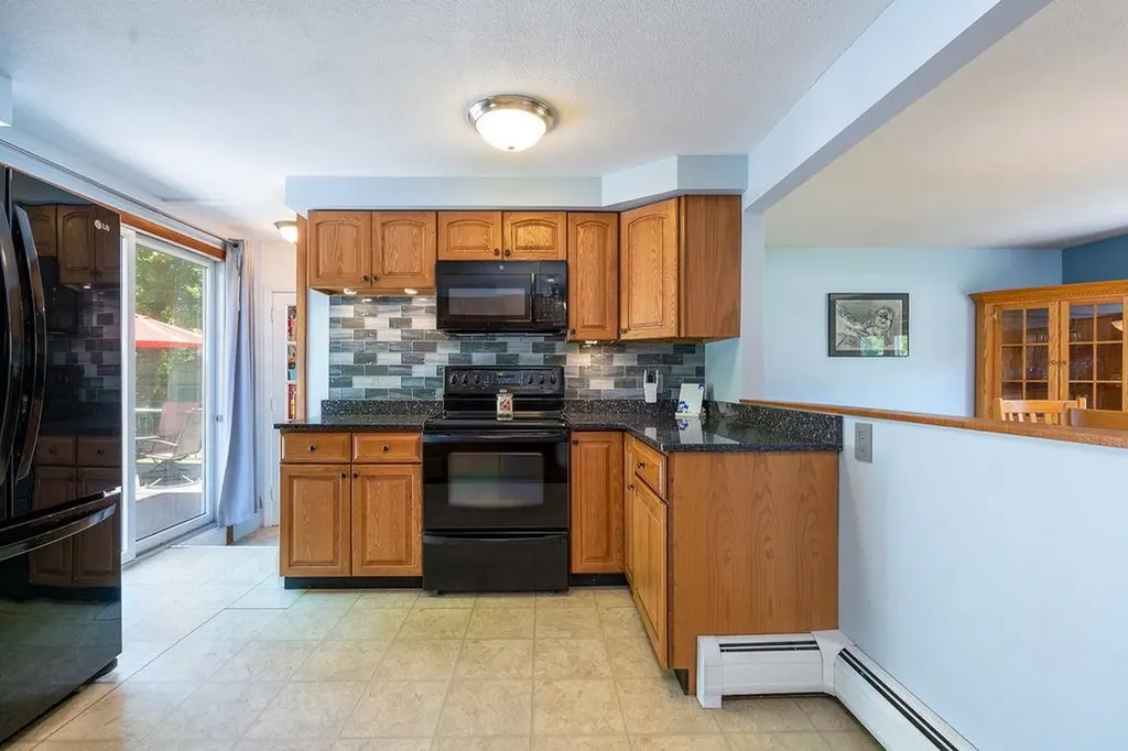 4 Summit Drive Hooksett NH 03106