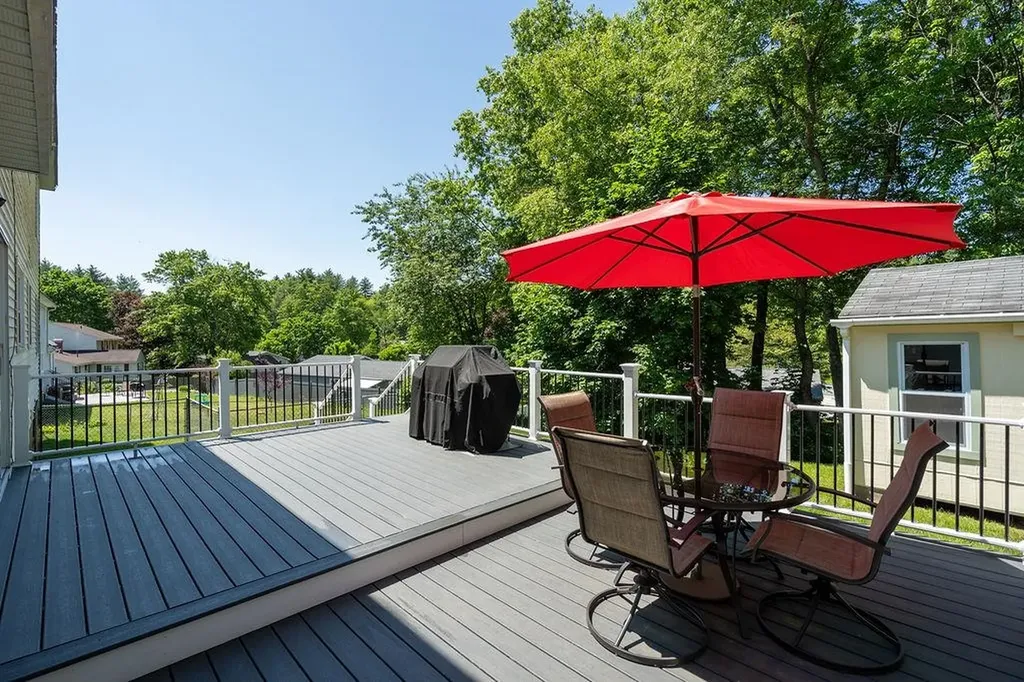4 Summit Drive Hooksett NH 03106