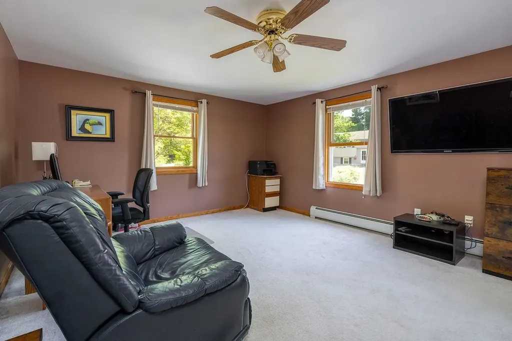 4 Summit Drive Hooksett NH 03106