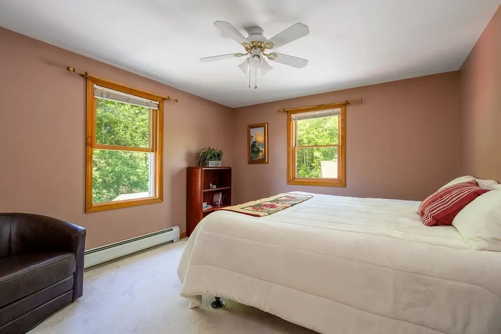 4 Summit Drive Hooksett NH 03106