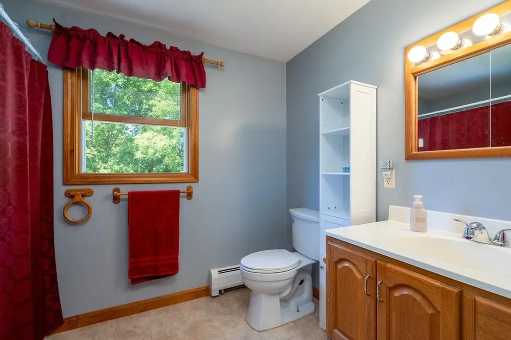 4 Summit Drive Hooksett NH 03106