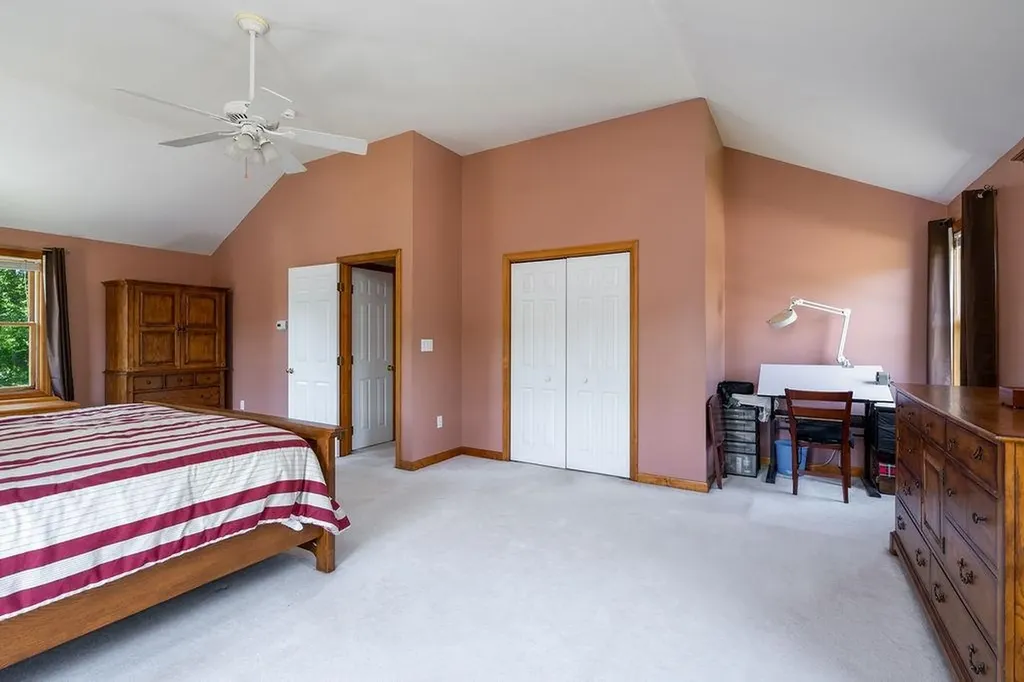 4 Summit Drive Hooksett NH 03106