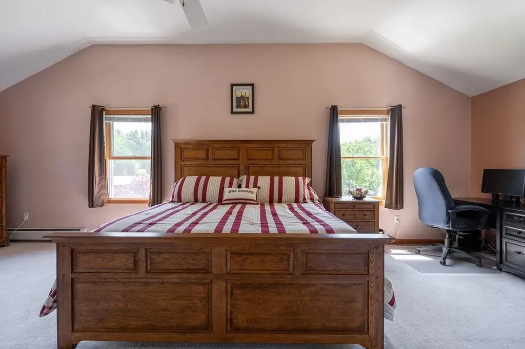 4 Summit Drive Hooksett NH 03106