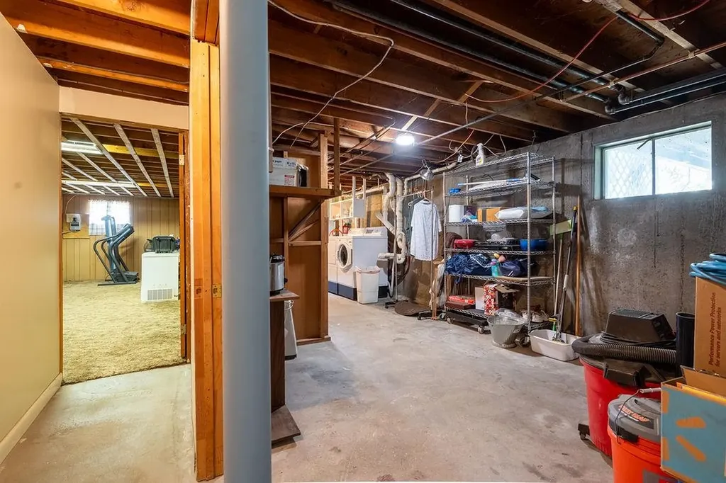 4 Summit Drive Hooksett NH 03106