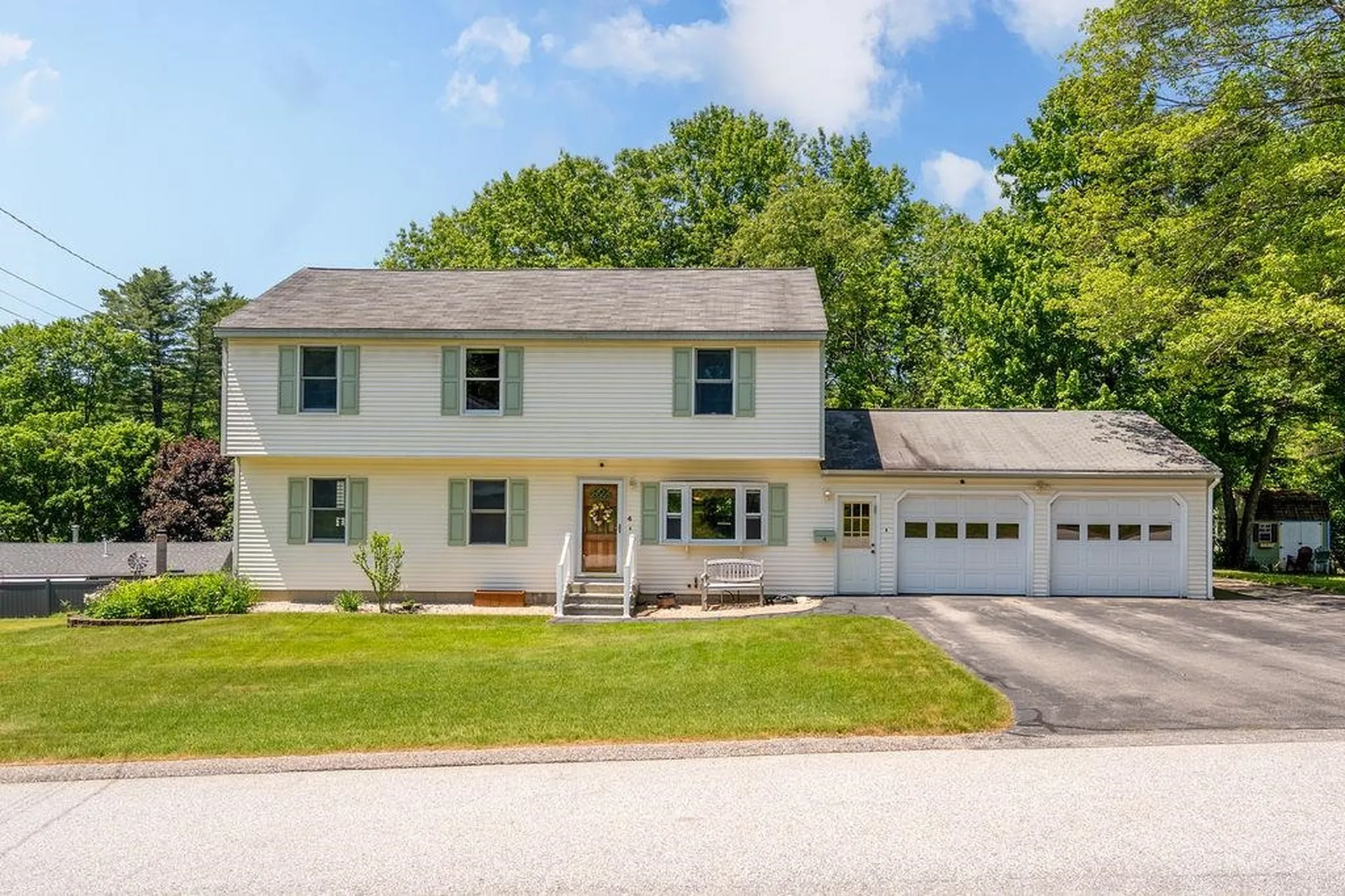 4 Summit Drive Hooksett NH 03106