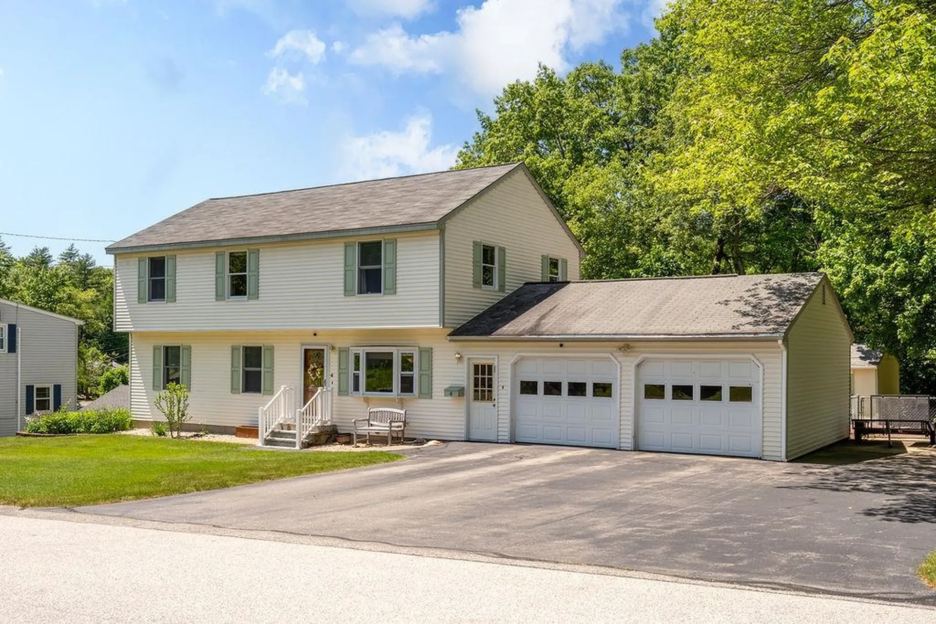 4 Summit Drive Hooksett NH 03106