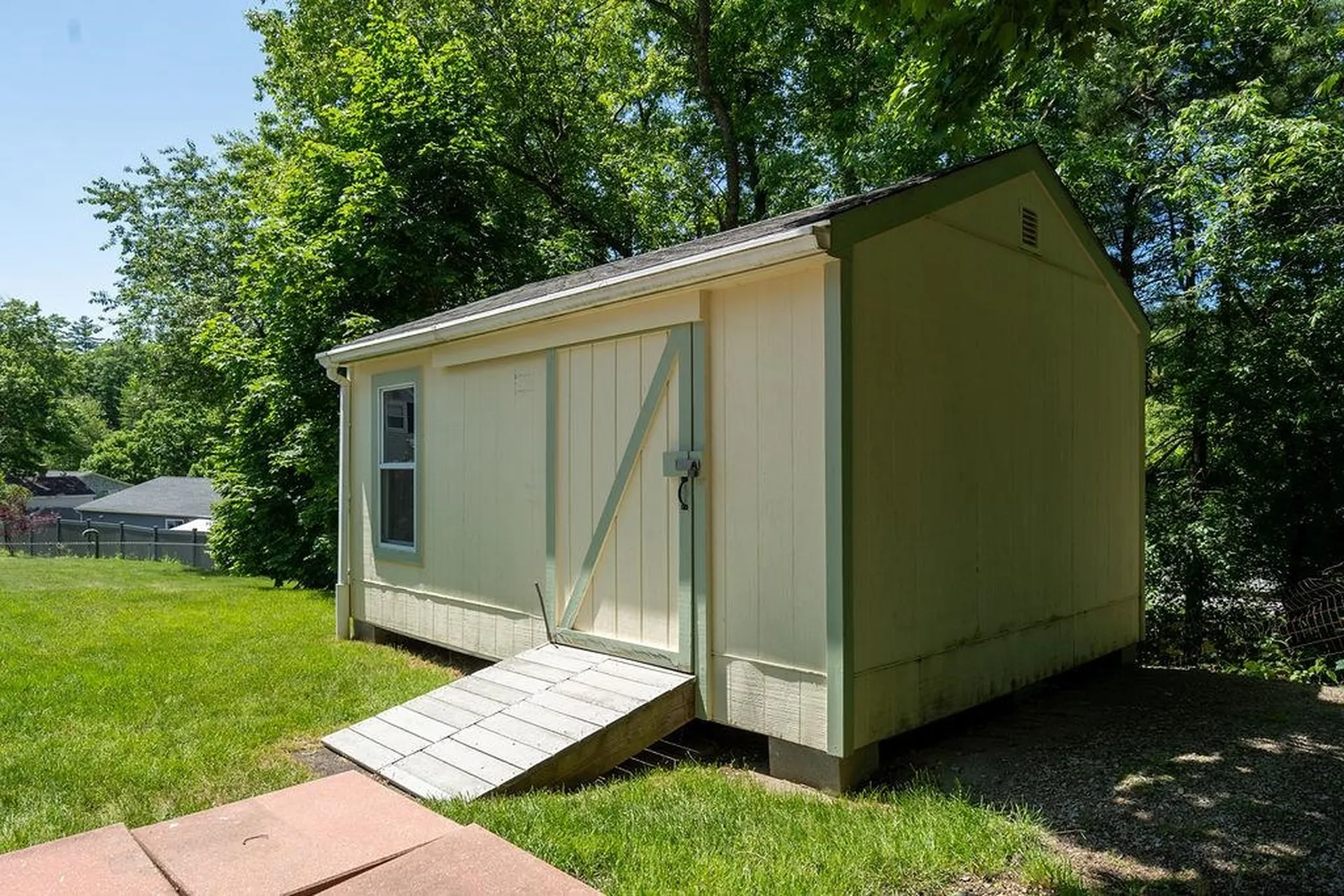 4 Summit Drive Hooksett NH 03106