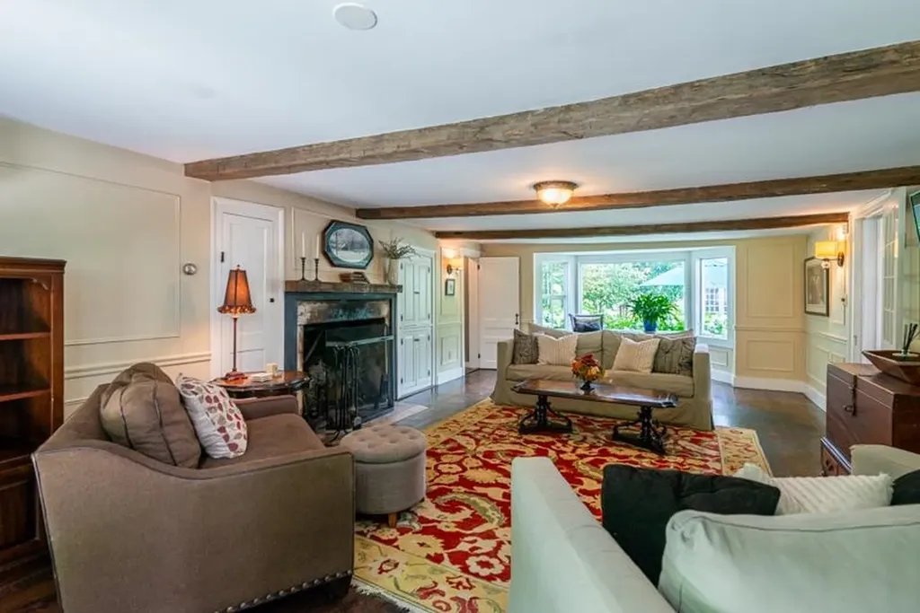 671 West Road Manchester VT 05254