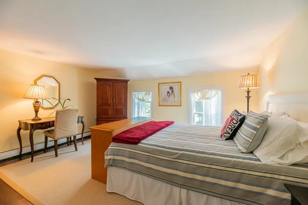 671 West Road Manchester VT 05254