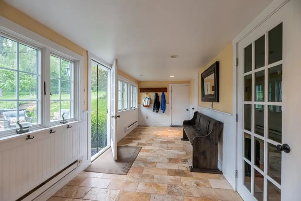 671 West Road Manchester VT 05254