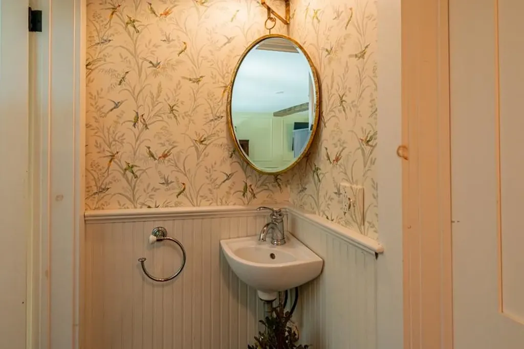 671 West Road Manchester VT 05254