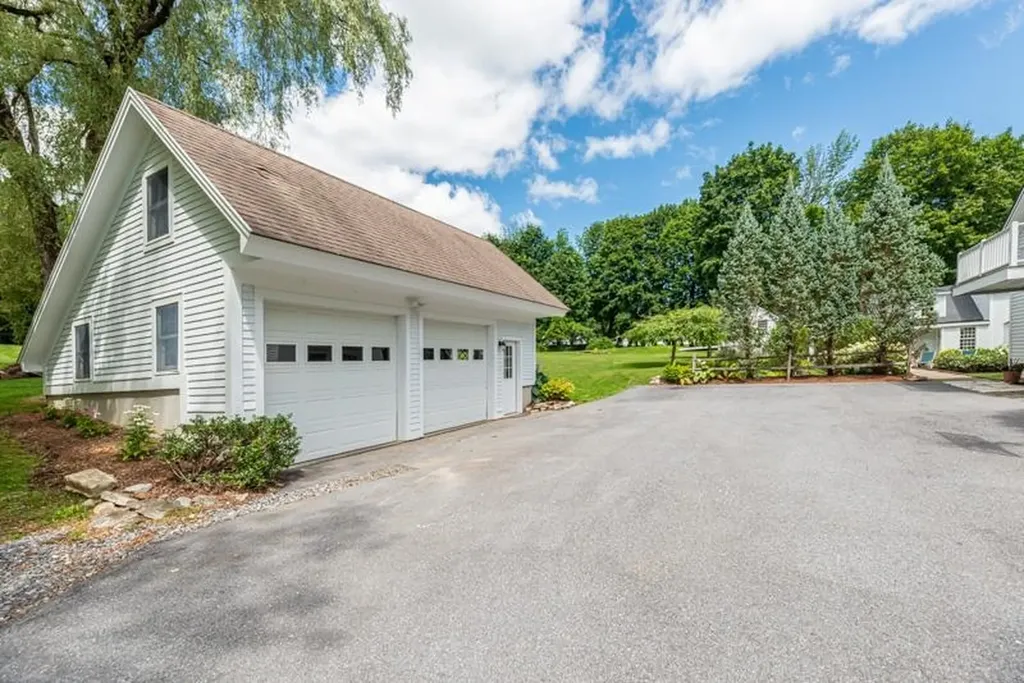 671 West Road Manchester VT 05254