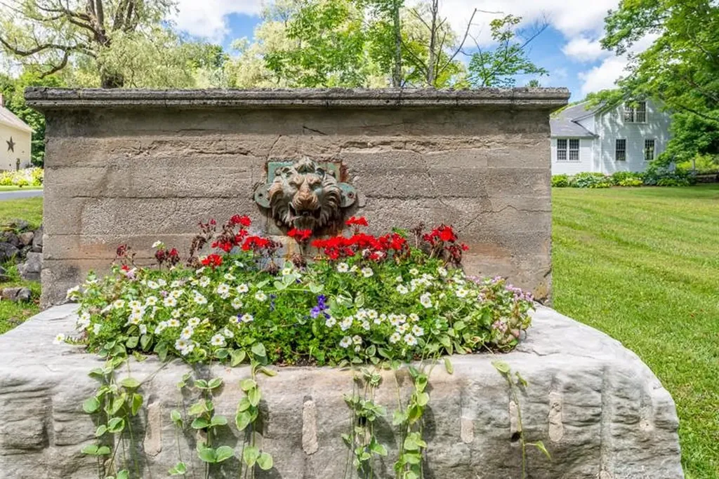 671 West Road Manchester VT 05254