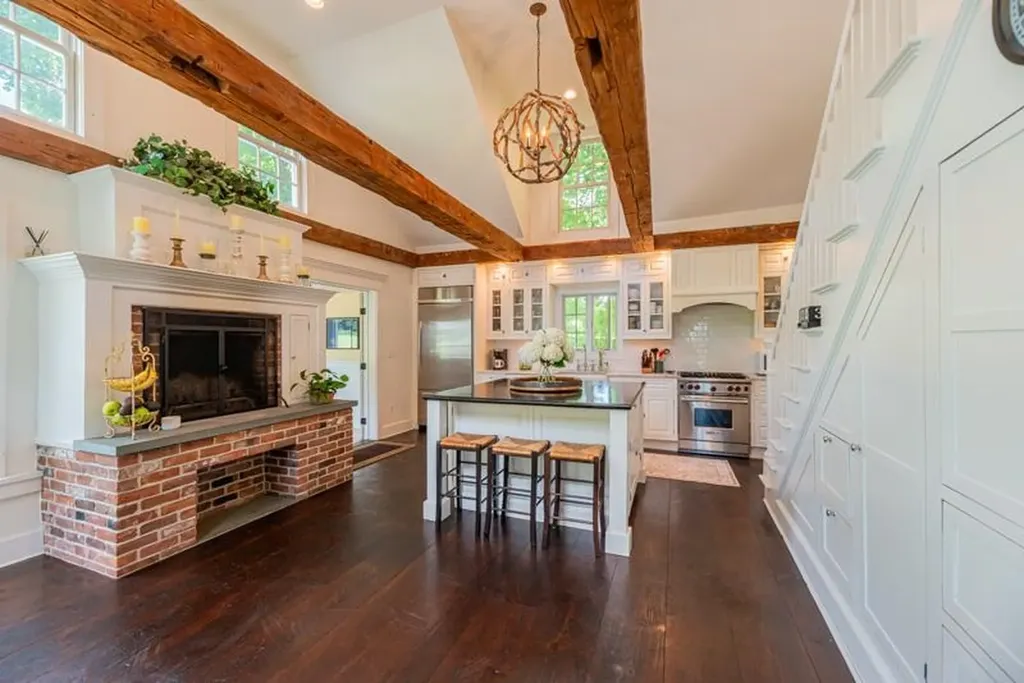 671 West Road Manchester VT 05254