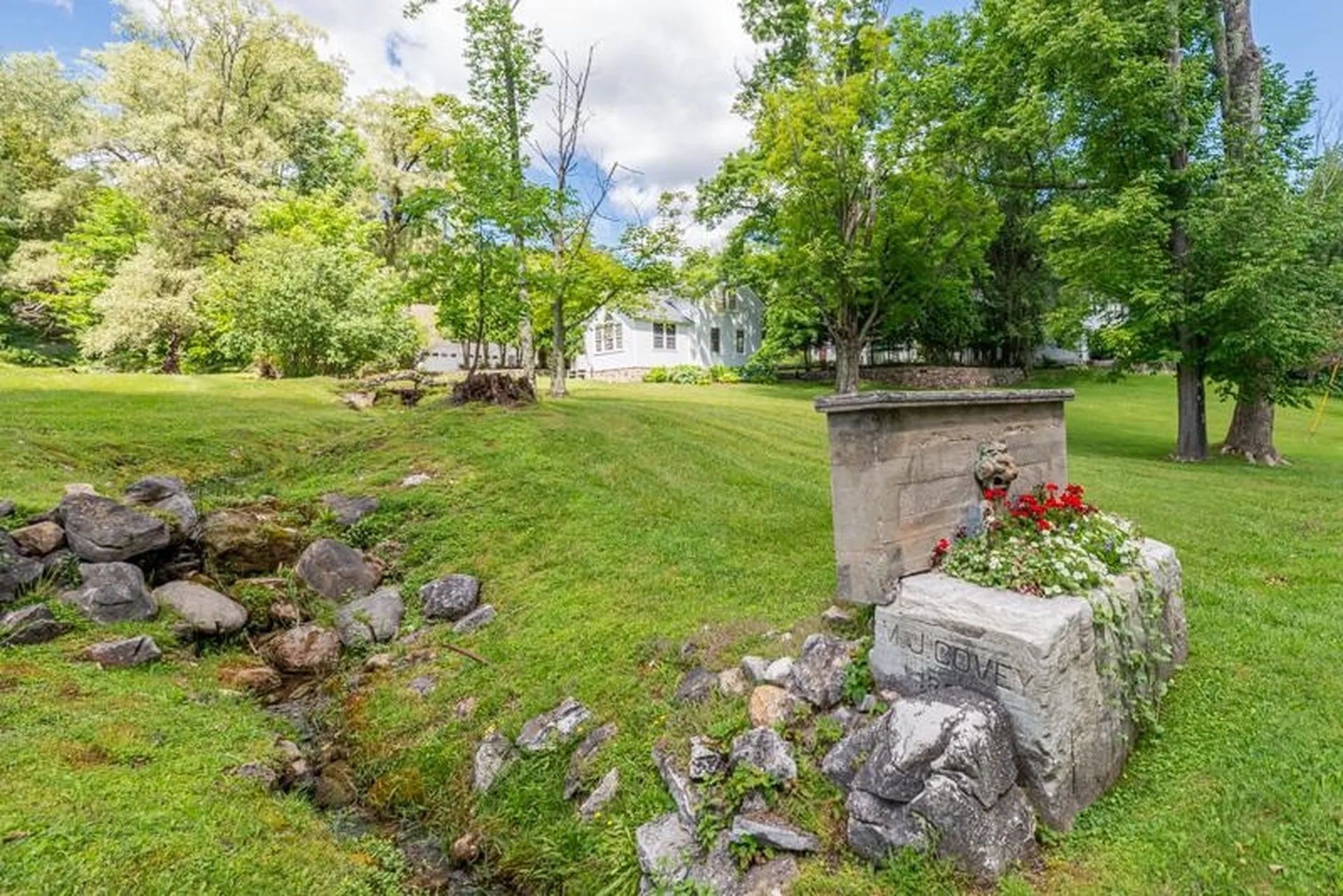 671 West Road Manchester VT 05254