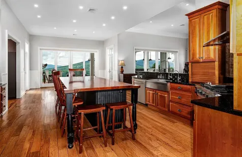 23 Valley View Road Winhall VT 05340