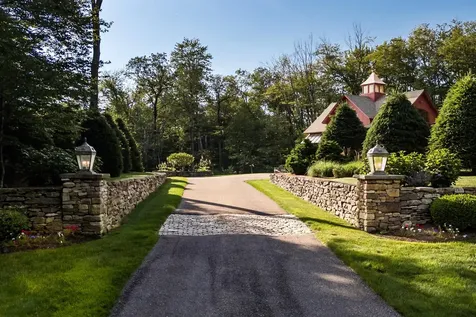 23 Valley View Road Winhall VT 05340