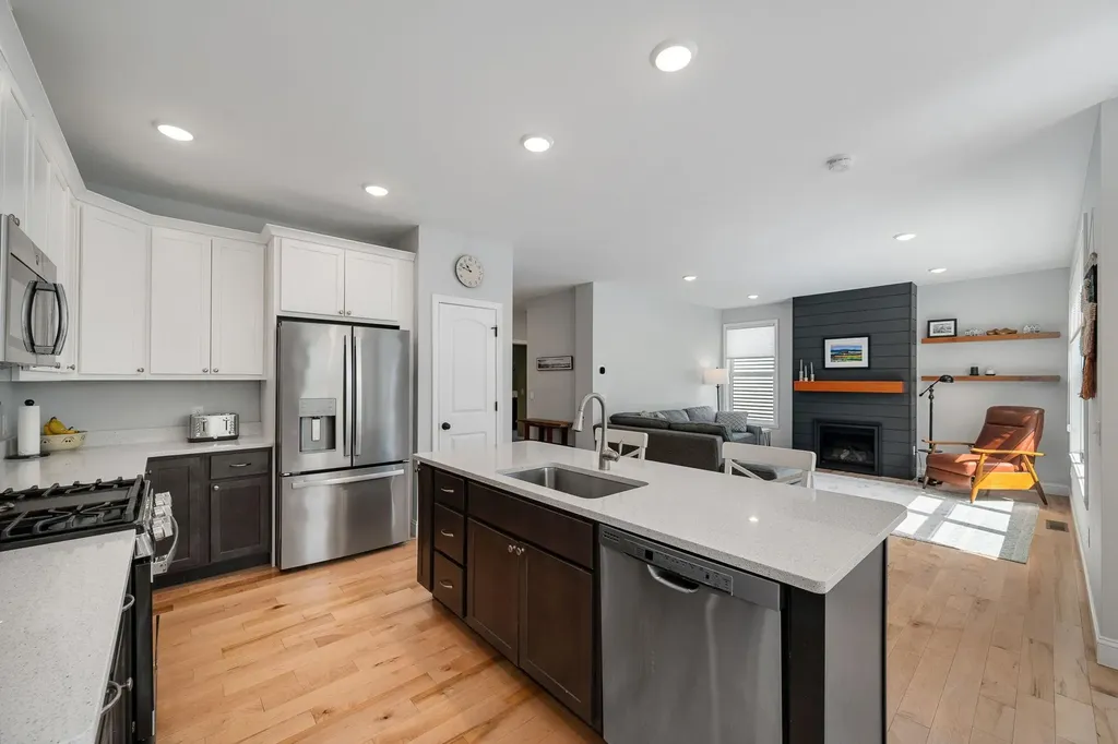 39 Ledge Way South Burlington VT 05403