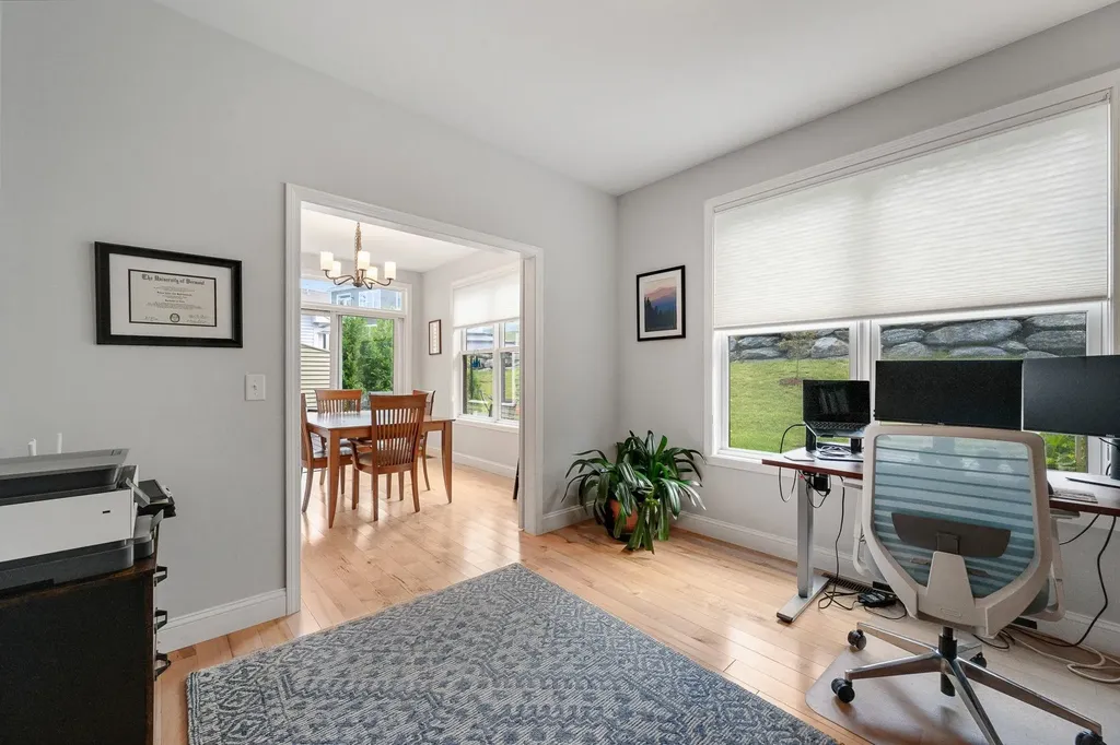 39 Ledge Way South Burlington VT 05403