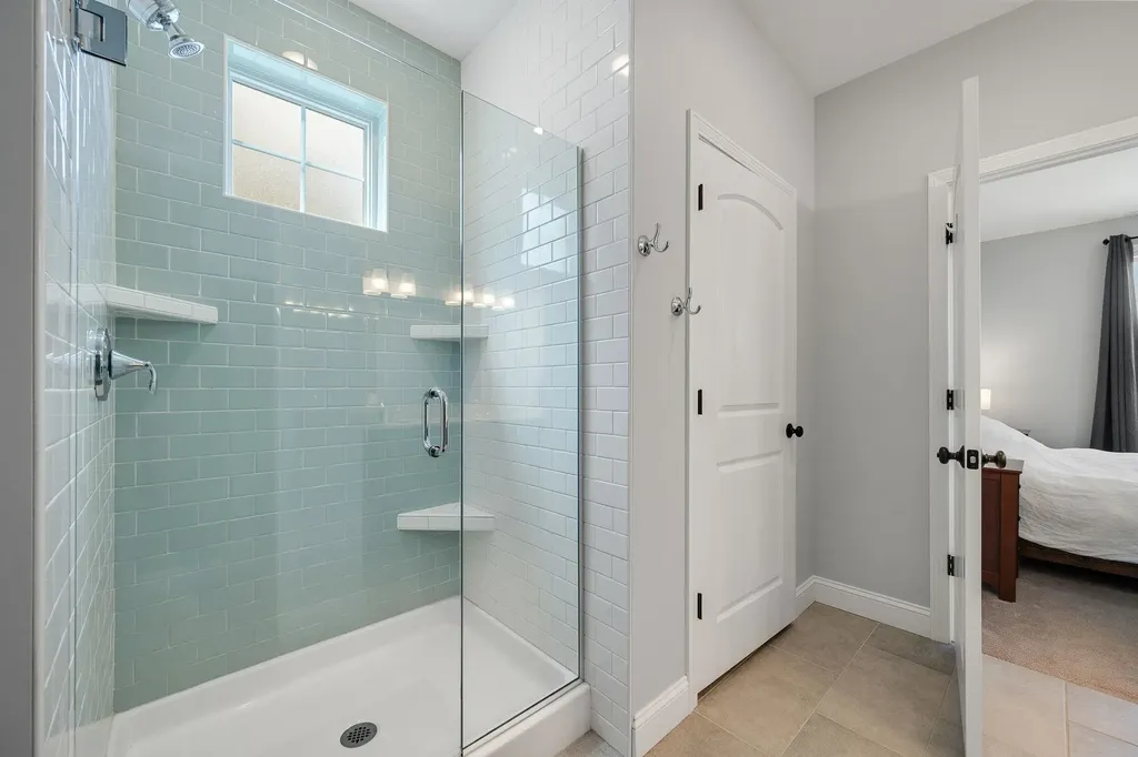 39 Ledge Way South Burlington VT 05403