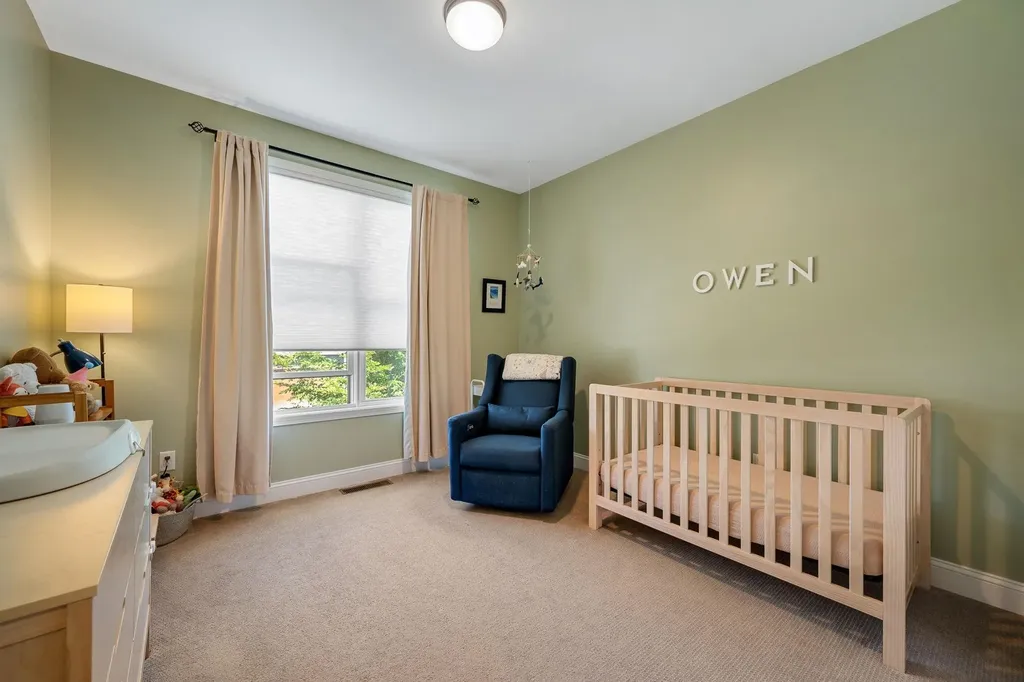 39 Ledge Way South Burlington VT 05403