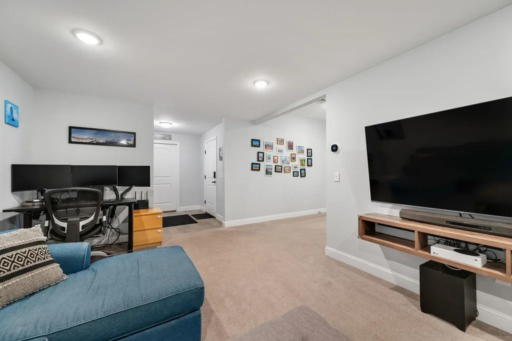 39 Ledge Way South Burlington VT 05403