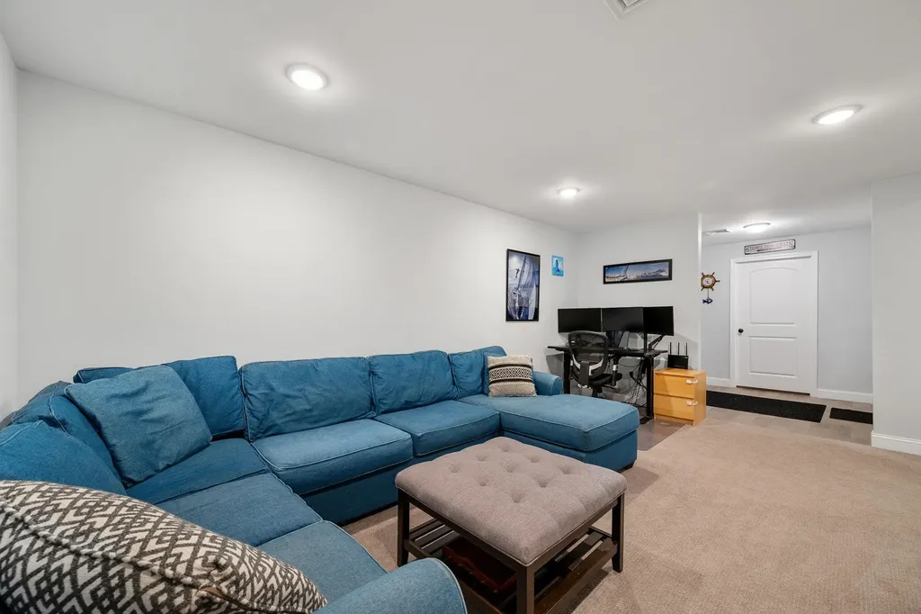 39 Ledge Way South Burlington VT 05403