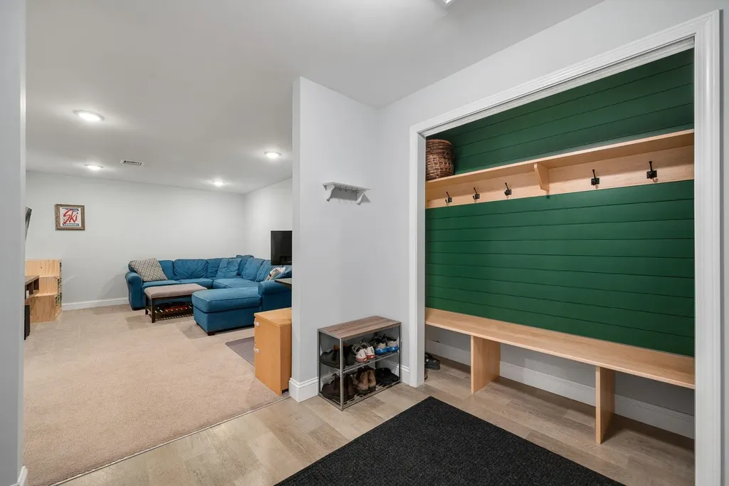 39 Ledge Way South Burlington VT 05403