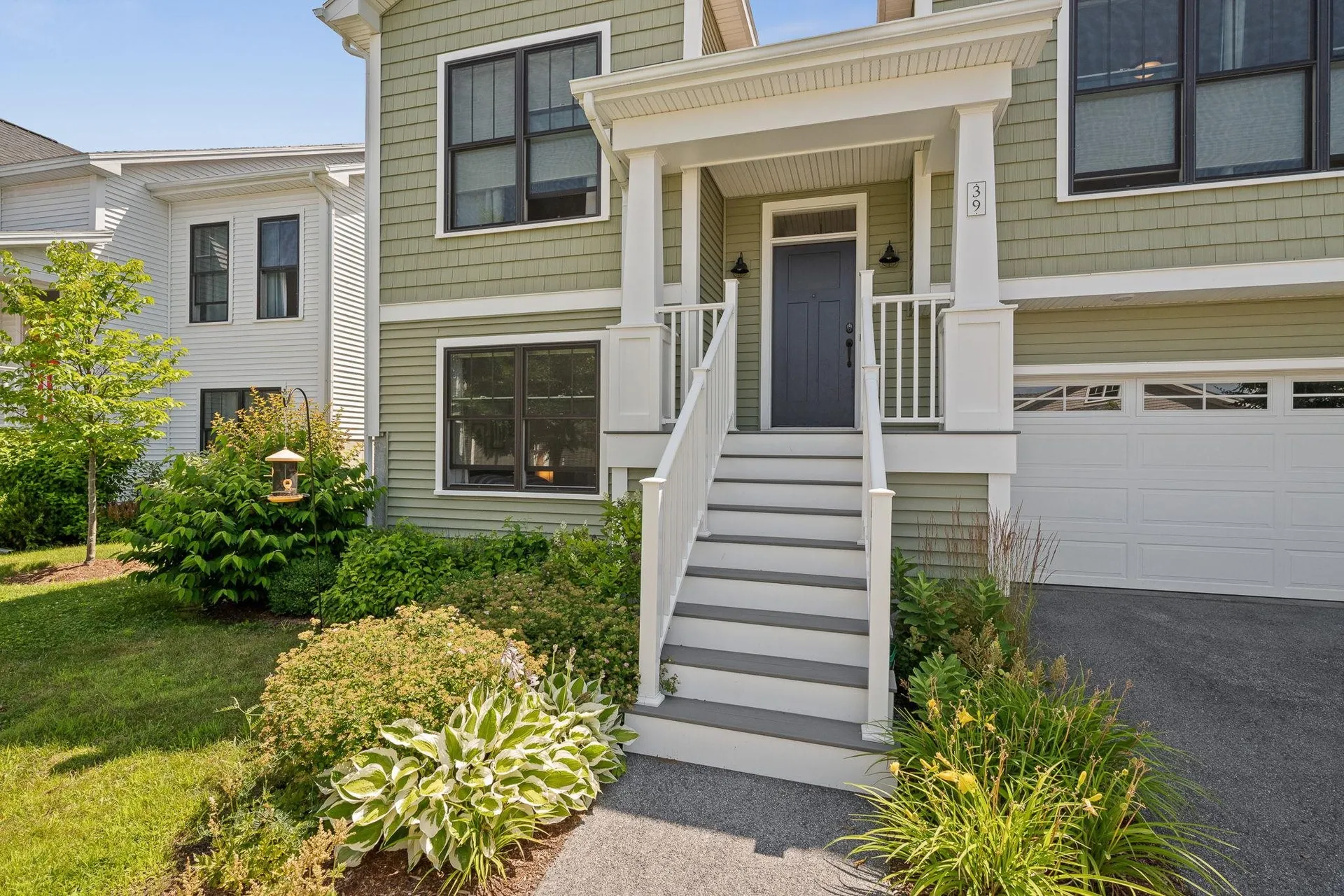 39 Ledge Way South Burlington VT 05403