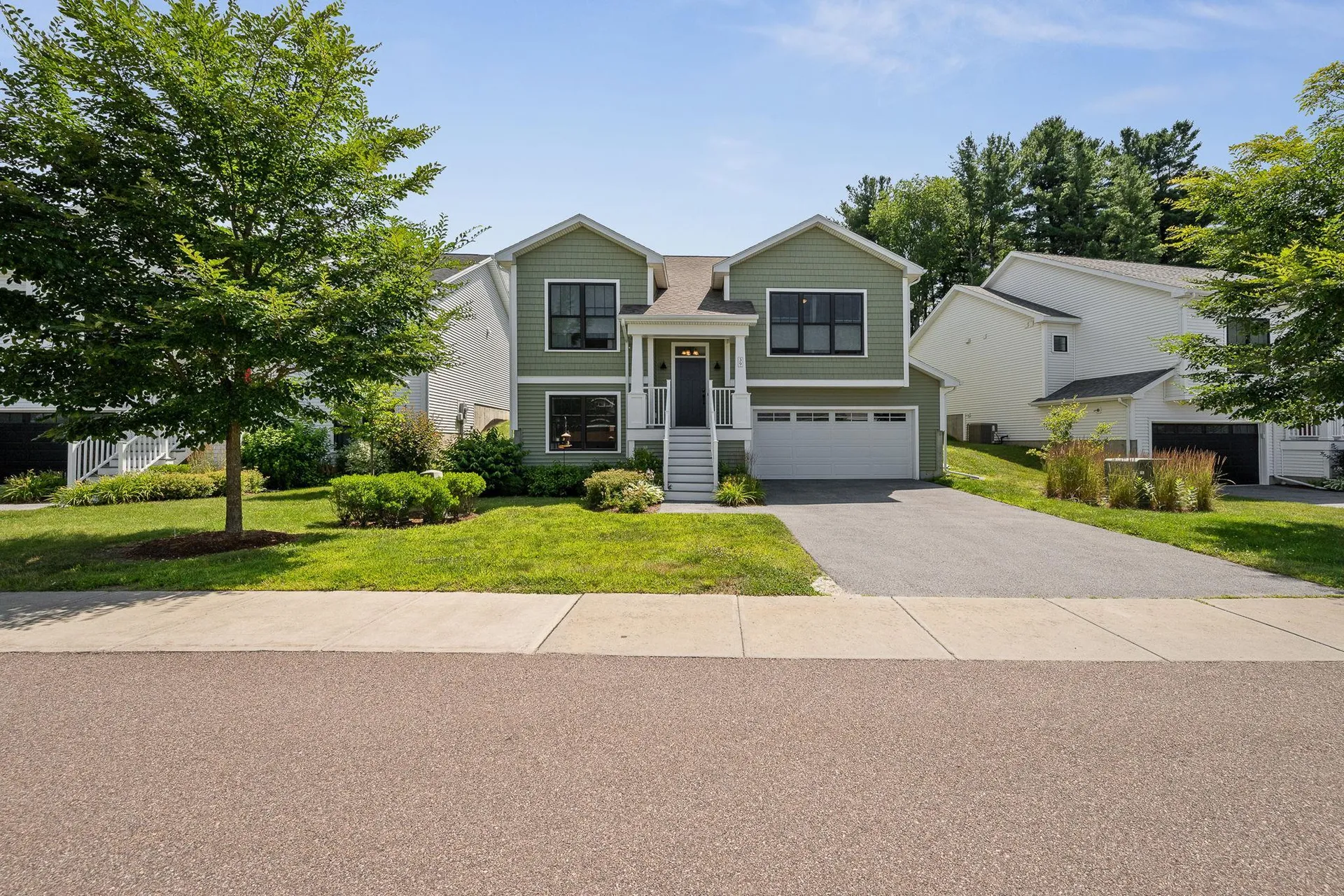 39 Ledge Way South Burlington VT 05403