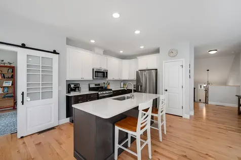 39 Ledge Way South Burlington VT 05403