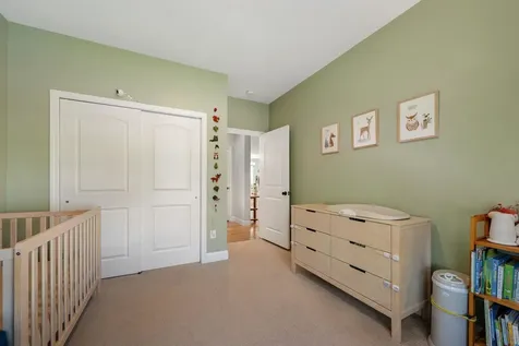 39 Ledge Way South Burlington VT 05403