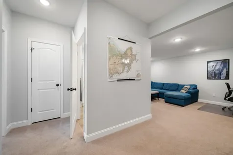 39 Ledge Way South Burlington VT 05403