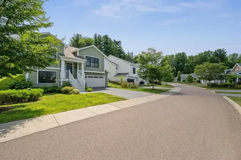 39 Ledge Way South Burlington VT 05403