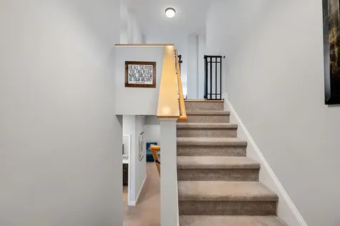 39 Ledge Way South Burlington VT 05403