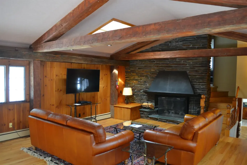 5907 Mountain Road Stowe VT 05672