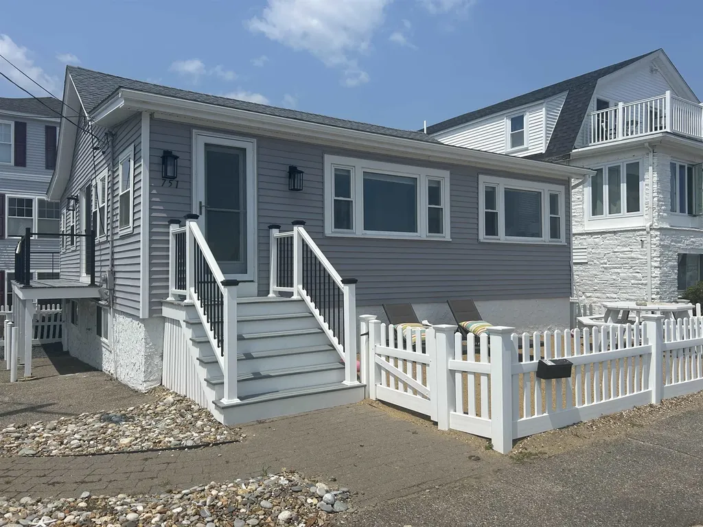 751 Ocean Boulevard Hampton NH 03842