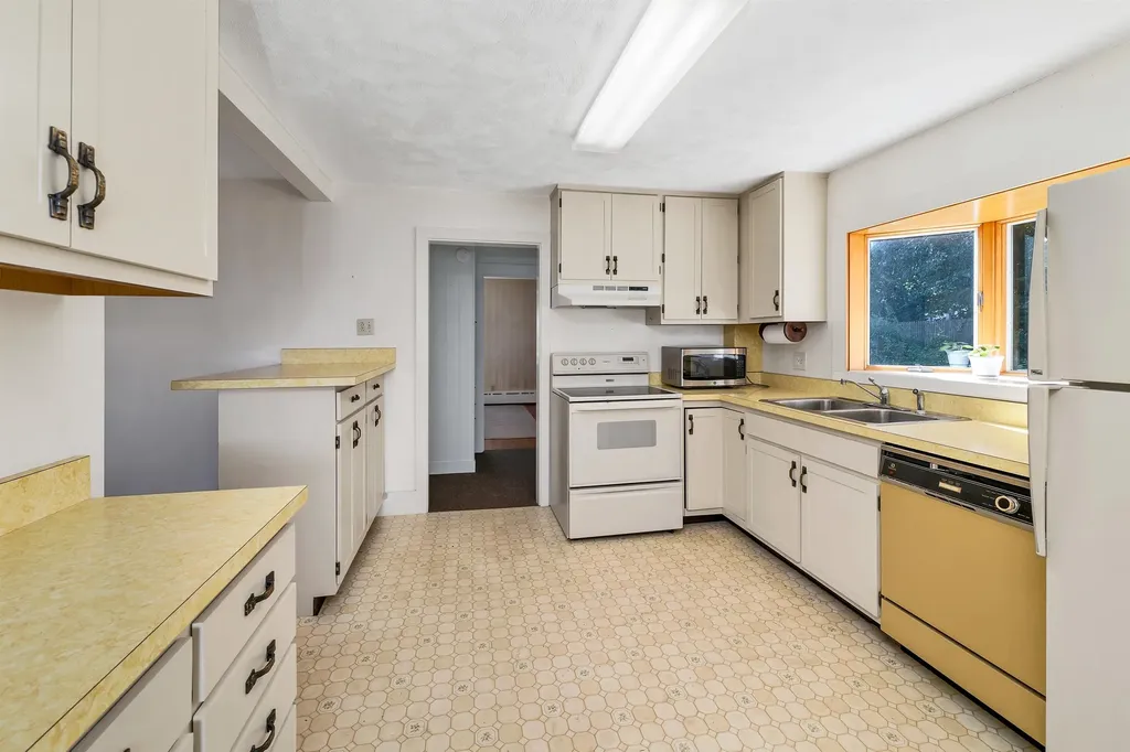 47 Whipple Avenue Laconia NH 03246