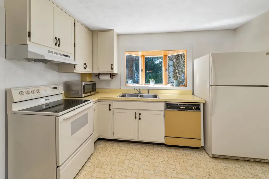 47 Whipple Avenue Laconia NH 03246