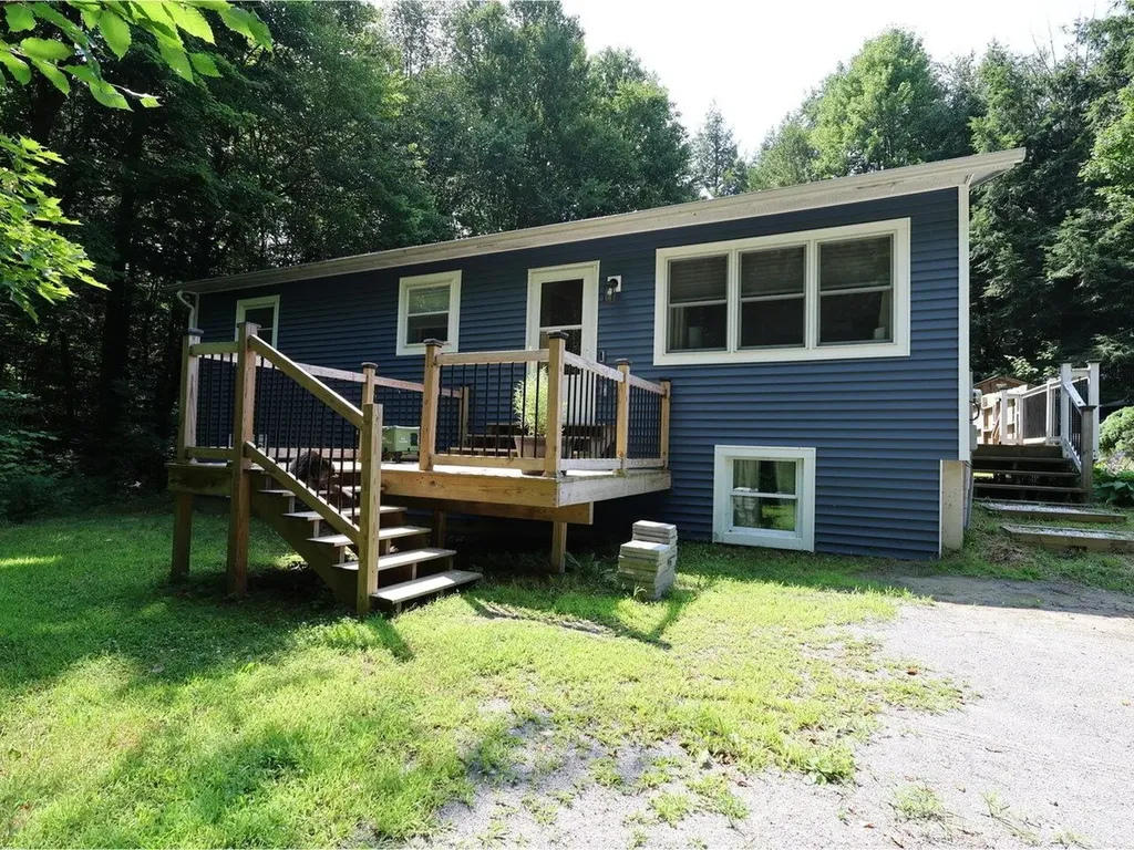 352 Cedarwood Terrace Georgia VT 05468
