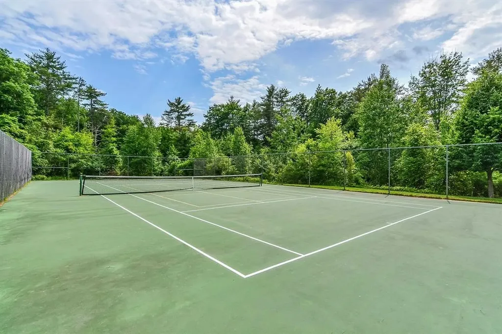 20 Shane Way Laconia NH 03246