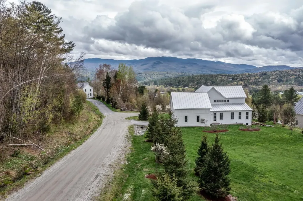 56 Francis Lane Stowe VT 05672