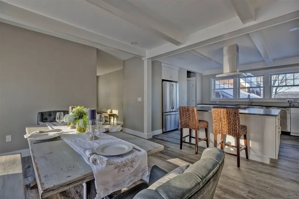 219-221 Dartmouth College Highway Haverhill NH 03765